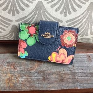 Coach Accordion Card Case With Dreamy Land Floral Print